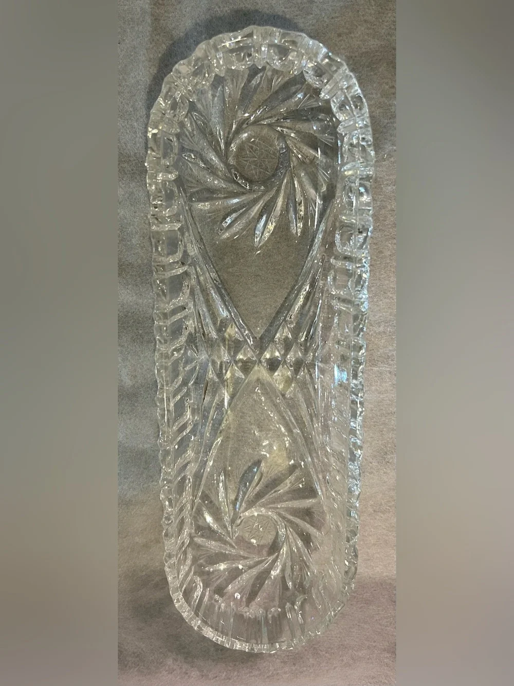 Vintage Starburst/Star of David Design Cut Clear Glass 9” Oblong Serving Dish
